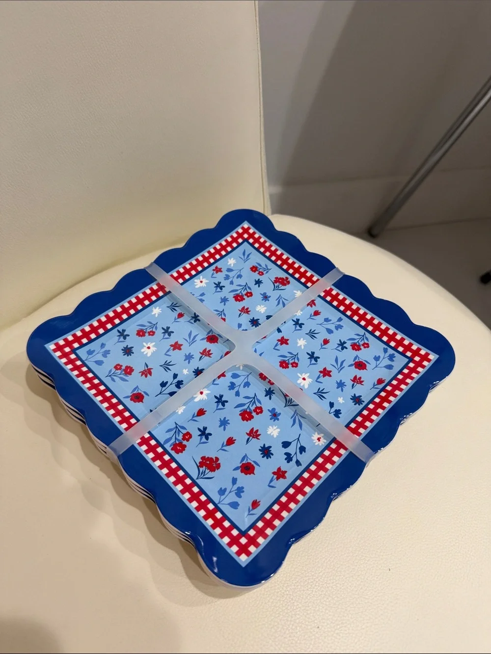 Red/White & Blue Set of 4 Floral Print 8